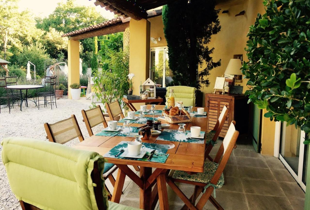 Bed and Breakfast Le Mas Des Pierres Blanches Venasque Exterior foto