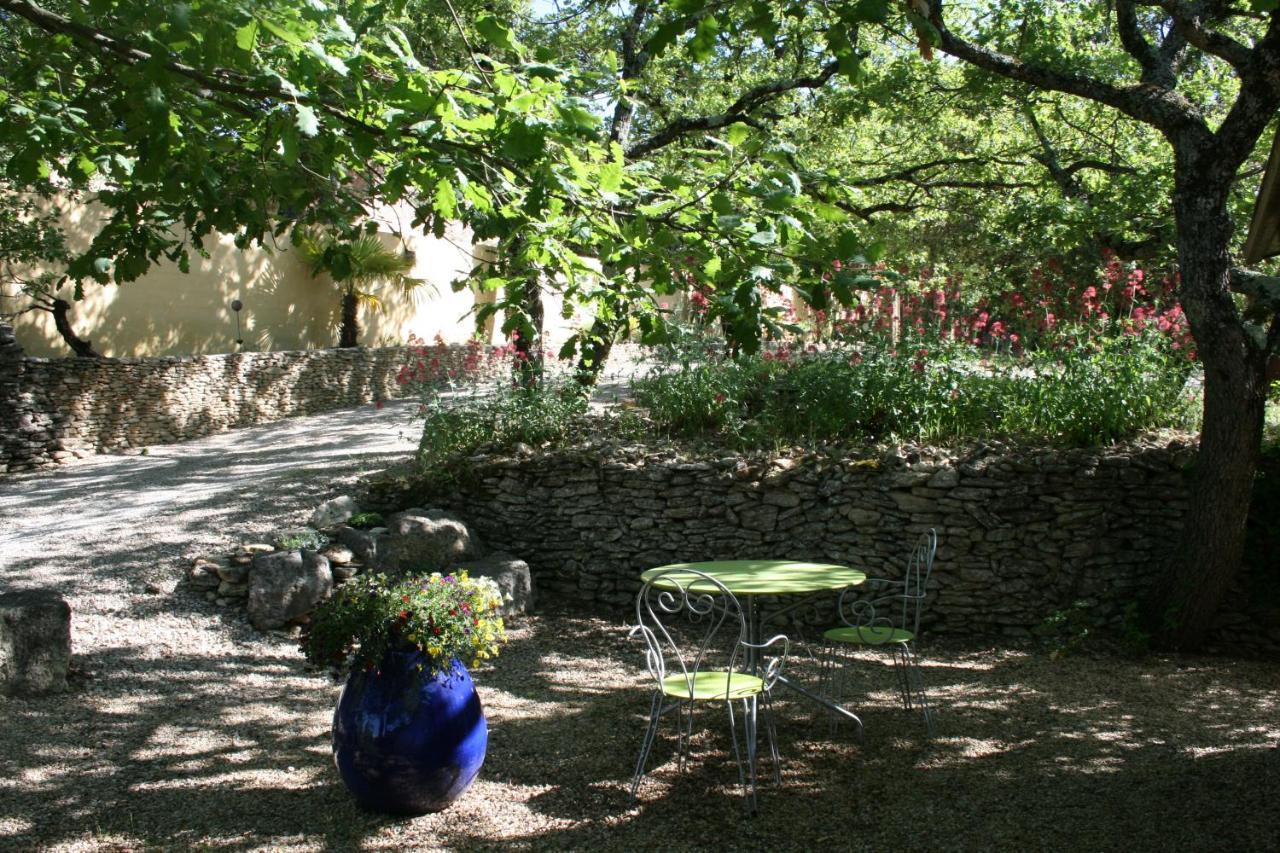 Bed and Breakfast Le Mas Des Pierres Blanches Venasque Exterior foto
