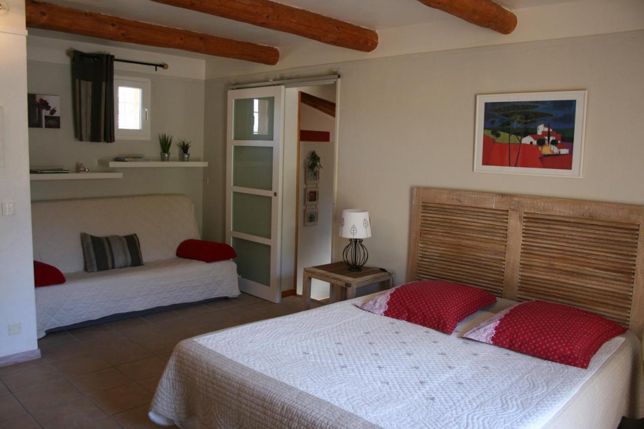 Bed and Breakfast Le Mas Des Pierres Blanches Venasque Exterior foto